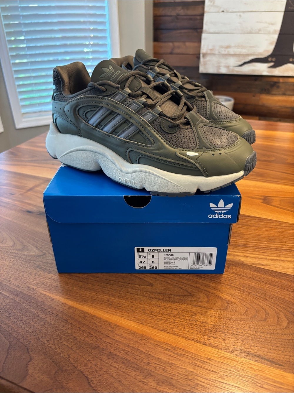 NEW Adidias Ozmillem Green Olive 90s Throwback Shoe Size 42